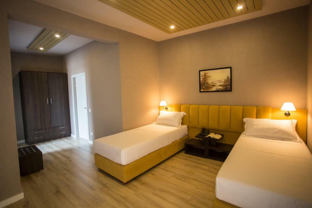 Vila Verde Beach Hotel Durrës Exterior foto