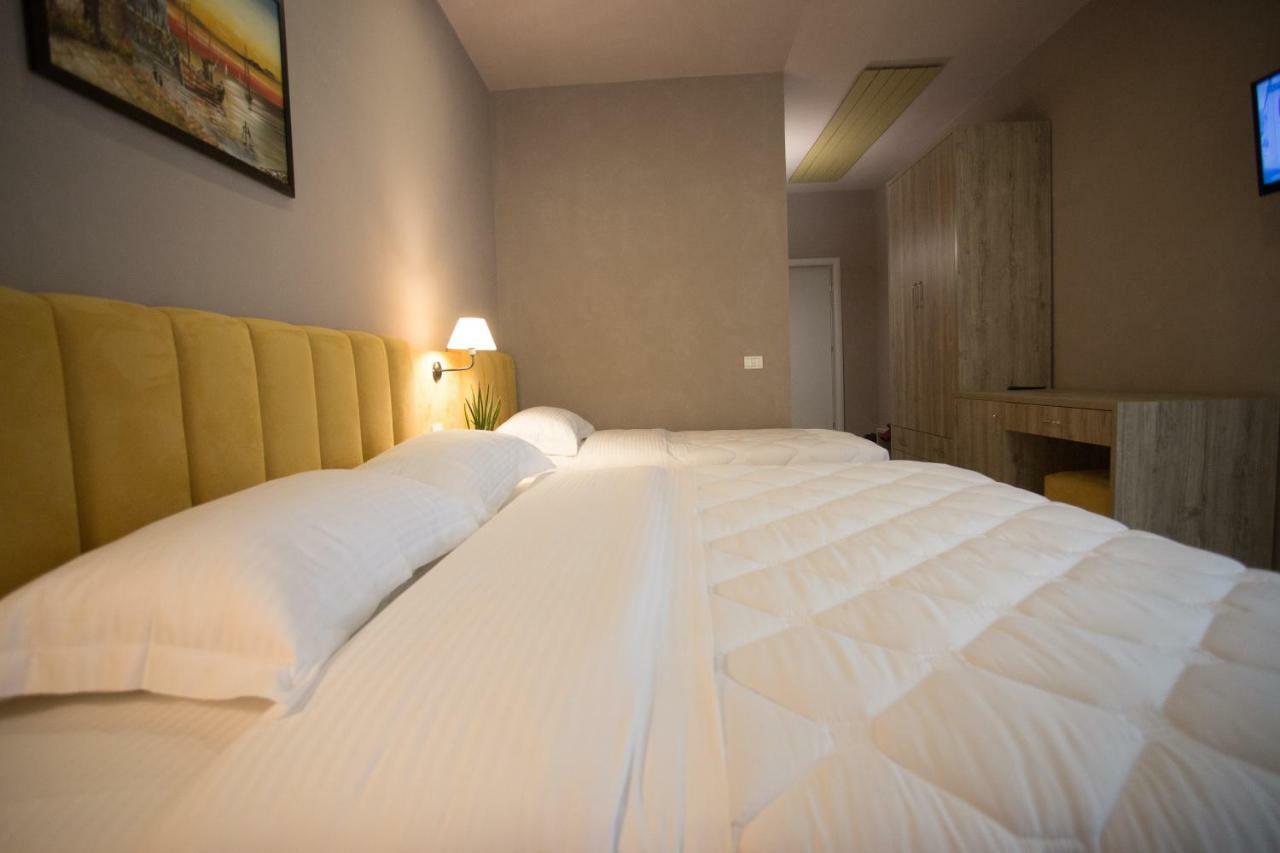 Vila Verde Beach Hotel Durrës Exterior foto